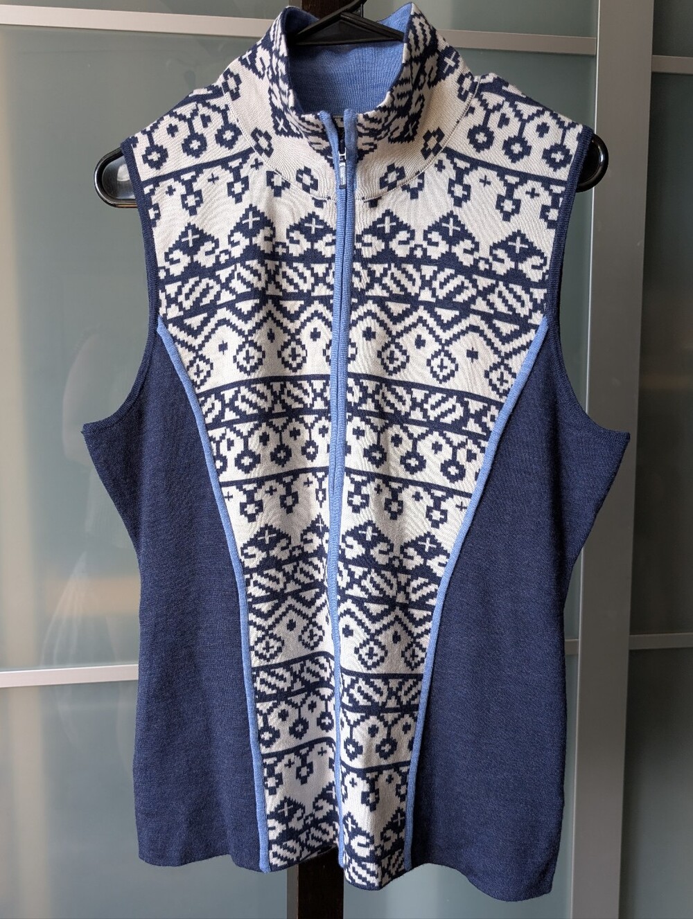 🐑Icelandic Design 100% Merino Wool Light Blue & Navy Fair Isle Zip Vest - M